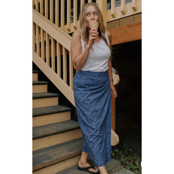 Ripskirt Hawaii Dresses & Skirts - Ripskirt Hawaii Inky Botanical Blue Lightweight Wrap Skirt Length 4 womens XL